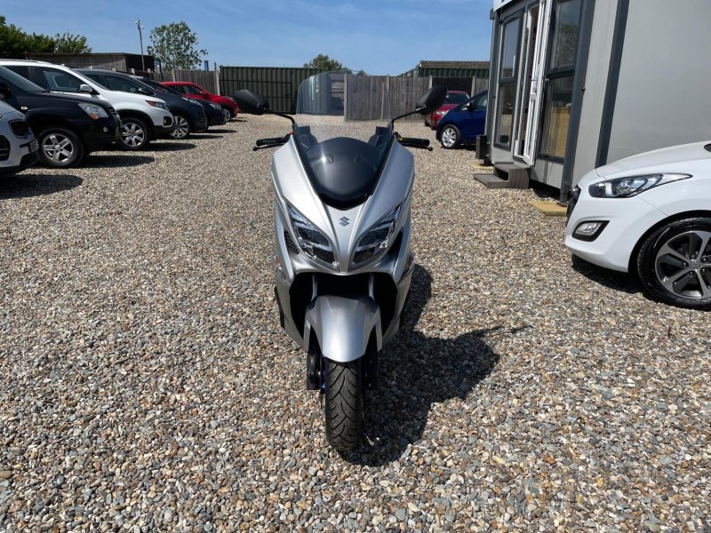 SUZUKI Burgman 400