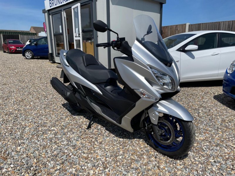 SUZUKI Burgman 400