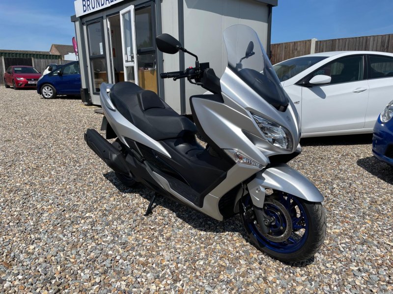 SUZUKI Burgman 400