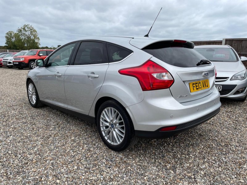 FORD FOCUS