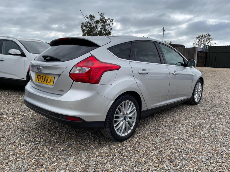 FORD FOCUS