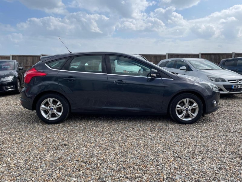 FORD FOCUS